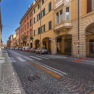 Appartamento W/terrace 10 Min Walk From Piazza S.stefano, Bologna