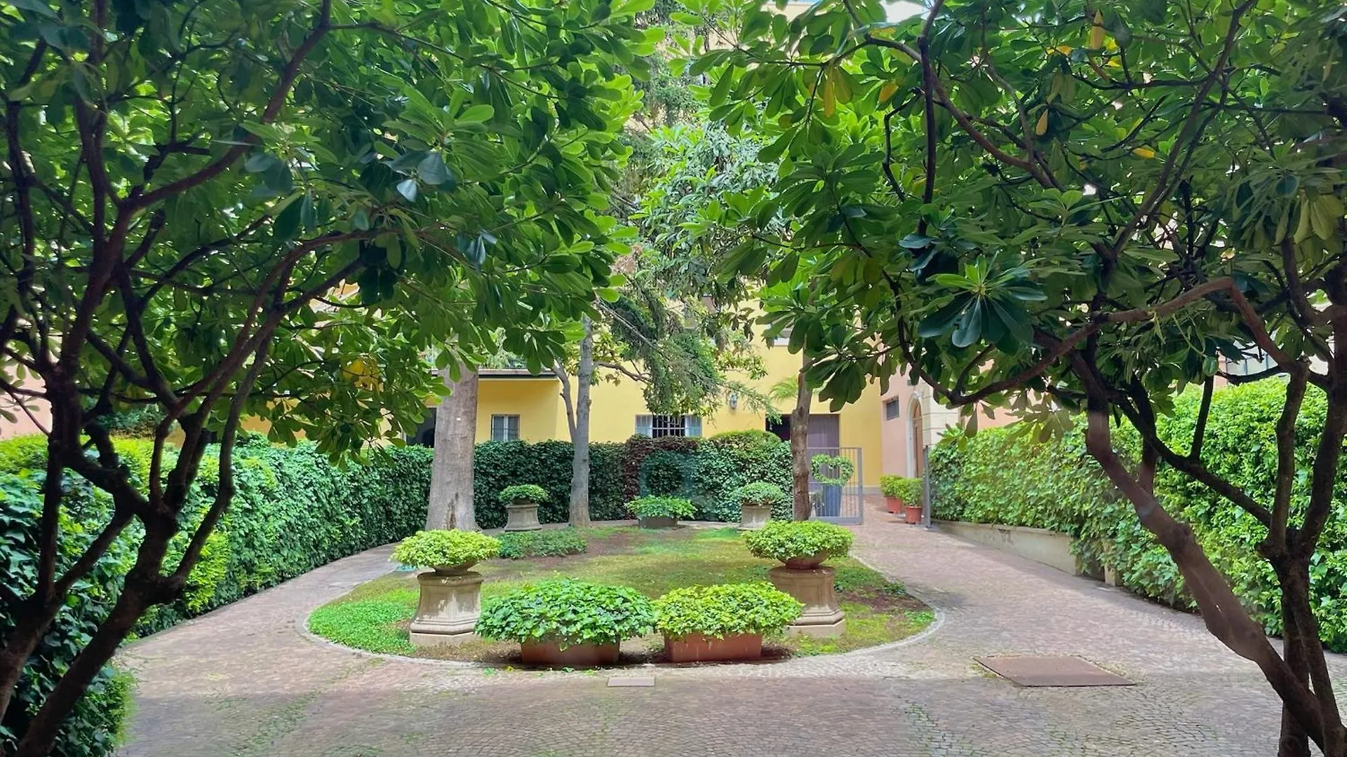Elegante In Pieno Centro Storico Apartment Bologna Italy
